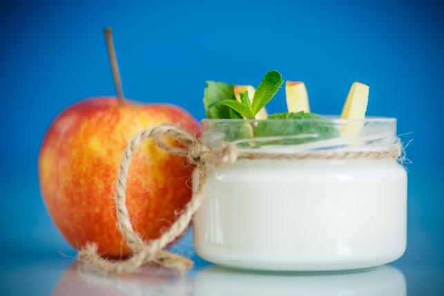 Almás joghurt Fotó:123rf.com - PROAKTIVdirekt Életmód magazin és hírek - proaktivdirekt.com