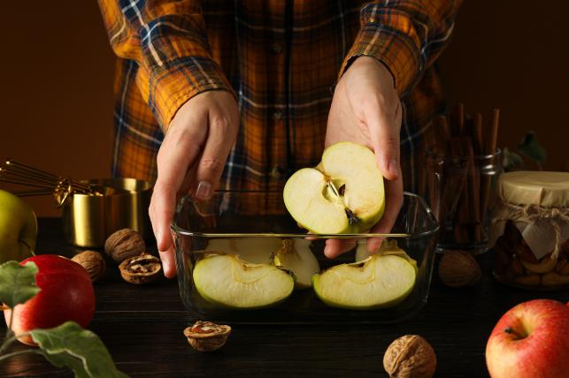 Az alma sütve is finom Fotó:123rf.com - PROAKTIVdirekt Életmód magazin és hírek - proaktivdirekt.com