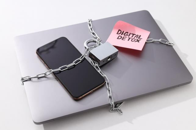 Digitális detox Fotó: 123rf.com - PROAKTIVdirekt Életmód magazin és hírek - proaktivdirekt.com