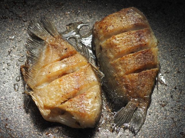 Hal serpenyőben Fotó:123rf.com - PROAKTIVdirekt Életmód magazin és hírek - proaktivdirekt.com