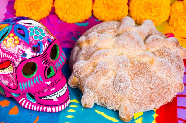 Pan de muerto Fotó:123rf.com - PROAKTIVdirekt Életmód magazin és hírek - proaktivdirekt.com
