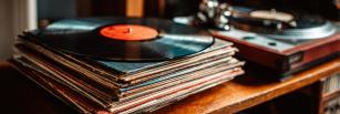 Bakelitlemezek Fotó:123rf.com - PROAKTIVdirekt Életmód magazin és hírek - proaktivdirekt.com