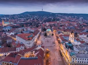 Pécs belvárosa a magasból Fotó:123rf.com - PROAKTIVdirekt Életmód magazin és hírek - proaktivdirekt.com