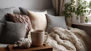 Téli takaró, párna Fotó: 123rf.com - PROAKTIVdirekt Életmód magazin és hírek - proaktivdirekt.com
